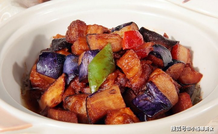 做红烧茄子,茄子太“吃油”?牢记2点,保证茄子软嫩好吃不油腻