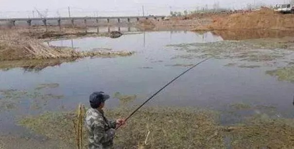 冬季钓鱼时必须要知道的3个原则,是上大鱼的关键因素!