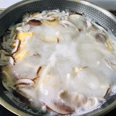 下厨|菌菇虾丸汤