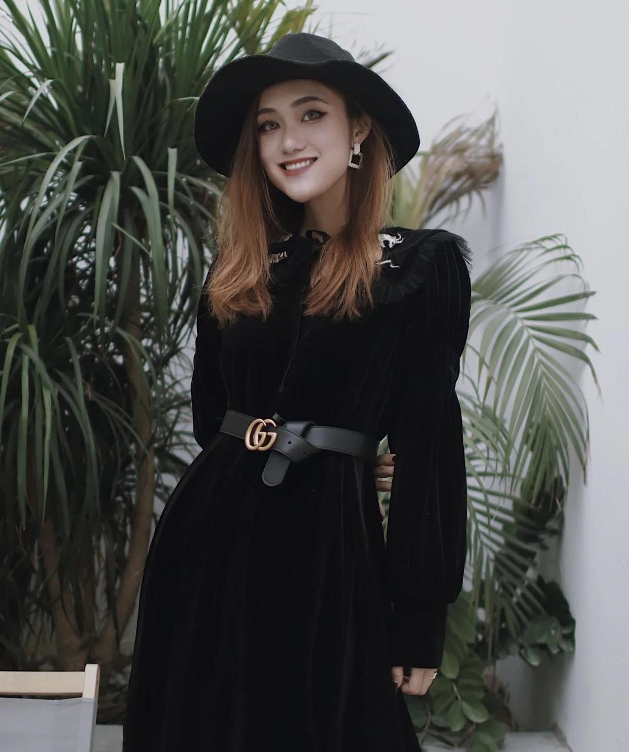 穿搭|秋冬怎么穿才洋气,试一试“丝绒连衣裙”端庄优雅,漂亮大方!