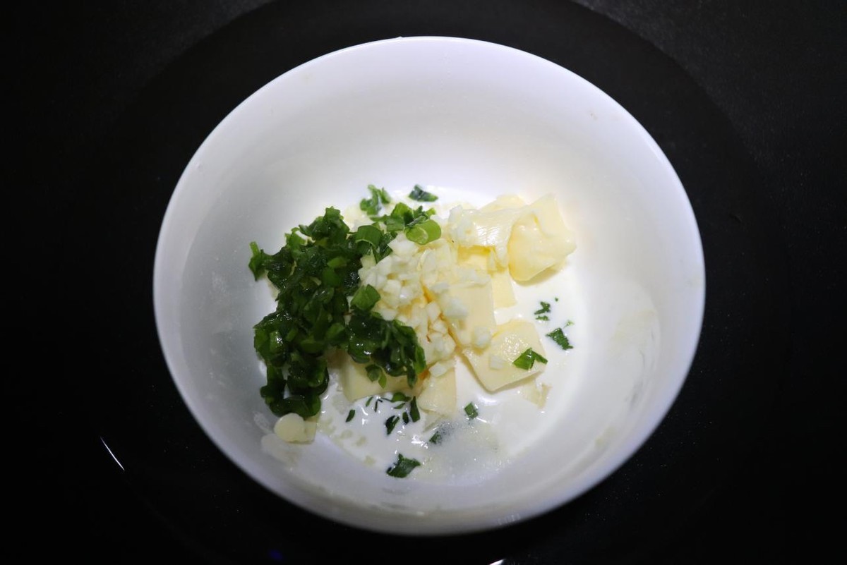 好吃的蒜香面包，浓郁奶香和蒜香碰撞是一绝，烘焙新手也能驾驭