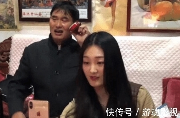 星光大道农村选手现状:朱之文捧儿媳、草帽姐炫富,阿宝穿女装