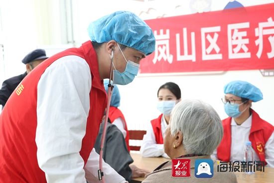 志愿者们|老人不动专家动！岚山区人民医院全力为老年人健康护航！