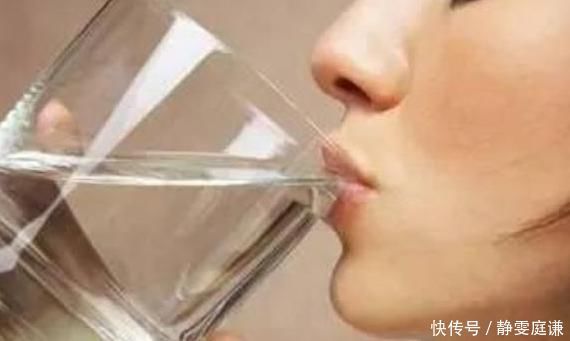 早上空腹喝水對身體好還是不好多數(shù)人可能都想錯了，不妨了解下