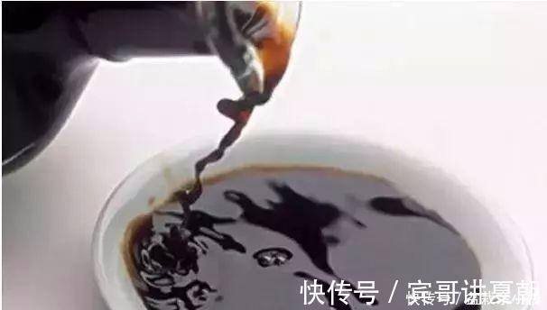 营养|盆里灌点饮料,盆土疏松有营养,10年不用换土花也长得旺