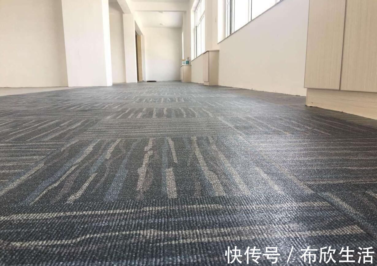 环保|谁铺地板还用瓷砖？吃土都要买这种新材料，耐磨环保，一平60块