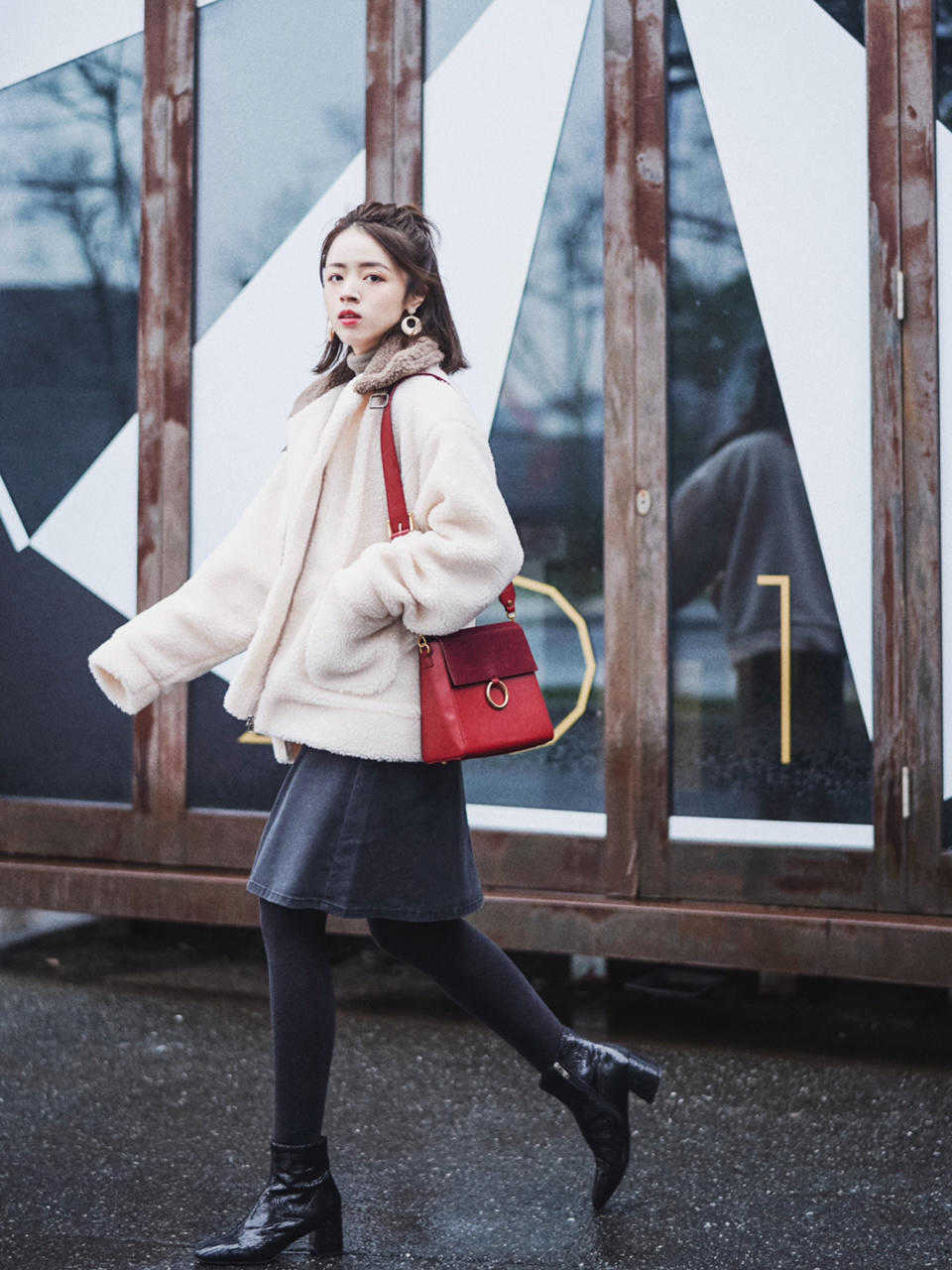 羊羔毛|冬天怕冷的博主都穿羊羔毛外套,时髦保暖有气质