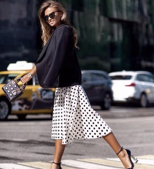 波点怎么穿都不会觉得腻！以下搭配优雅时尚，照搬还简单