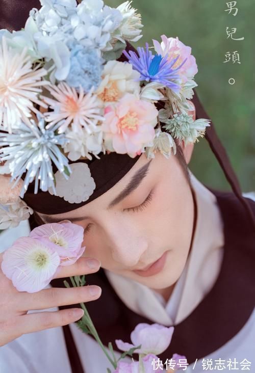 茱萸$真·花美男|穿汉服还要在头上戴花,本以为会奇怪,但被惊艳到了