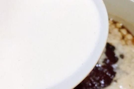 片糖|广东人早茶“四大糕”之一,简单4种食材搅出马蹄糕,生津还通便