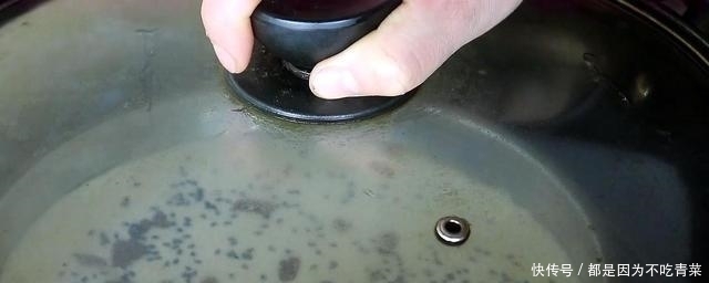 大米里加2个鸡蛋,没想到还能这样做,实在太香了,孩子超爱吃