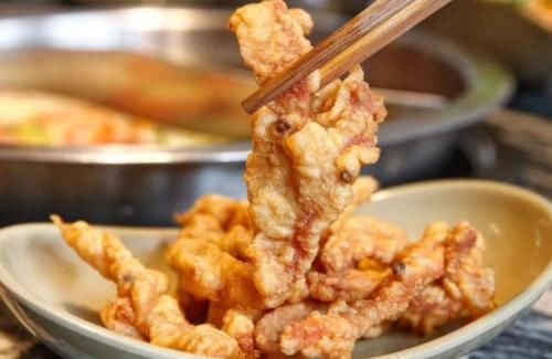 炸酥肉怎么做才不回软？用料很关键，放对3样，酥肉香酥不易回软