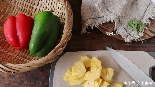 菠萝排骨要如此做,才会好吃,很多人顺序错了,当然不好吃了