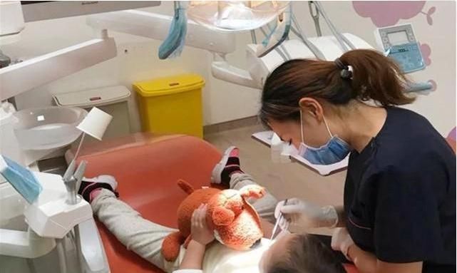 宝宝|3岁宝宝满口“小黑牙”,罪魁祸首不是糖果,而是家长的无知