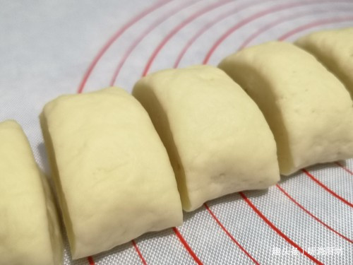 面包别买了，不用水不用烤箱，随手卷一卷，松软味美，特简单