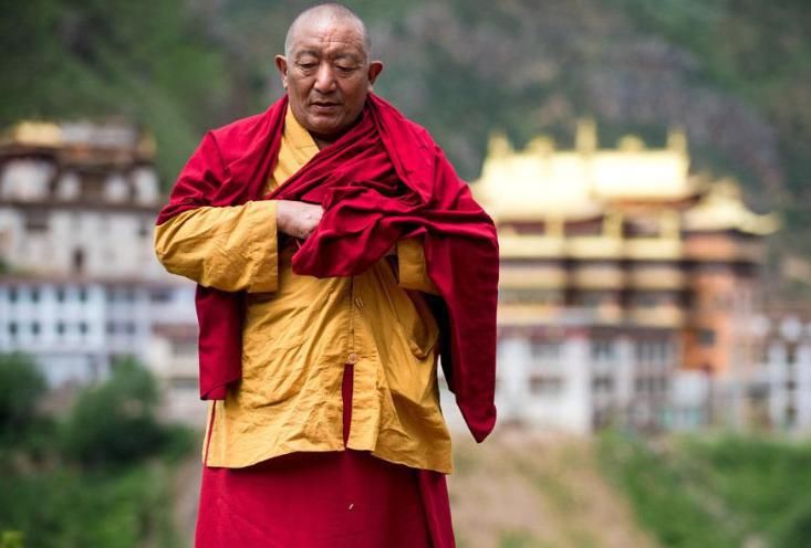  嘎丁寺|青藏高原上“特殊”的寺庙：僧人闭关长达10年，规定女性不得入内