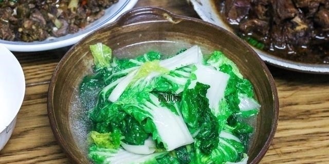 请亲戚来家里吃饭,我做了8菜1汤,有2道菜9成人都没吃过