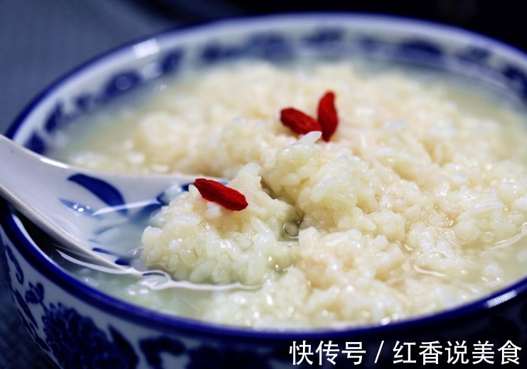 做米酒，记住不要直接放酒曲，牢记正确做法，做好后酒香四溢