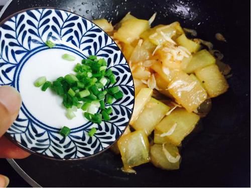 冬瓜|这菜我家春天吃到冬天，秋天更别错过，简单一炒，鲜掉眉毛