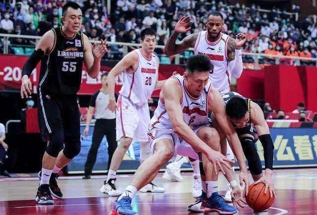 cbCBA公布惩罚,辽粤三人禁赛累积13场,杜锋举步维艰