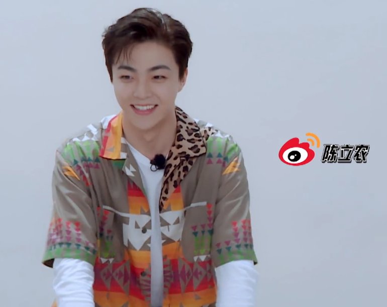 耀慶哥|陳立農(nóng)王耀慶玩打手板游戲，嗨到極點時，農(nóng)個笑成地主家的“傻兒子”