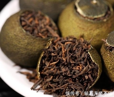 普洱茶|高血压高血脂怎么办?路边不值钱的它泡水喝,血脂血压悄悄降下来