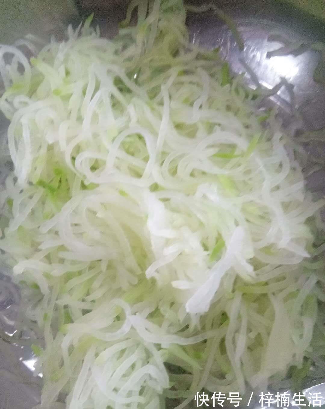 萝卜丸子|如何做好一道炸萝卜酥？焦香酥脆，一口咬下去，嚼在嘴里香在心头