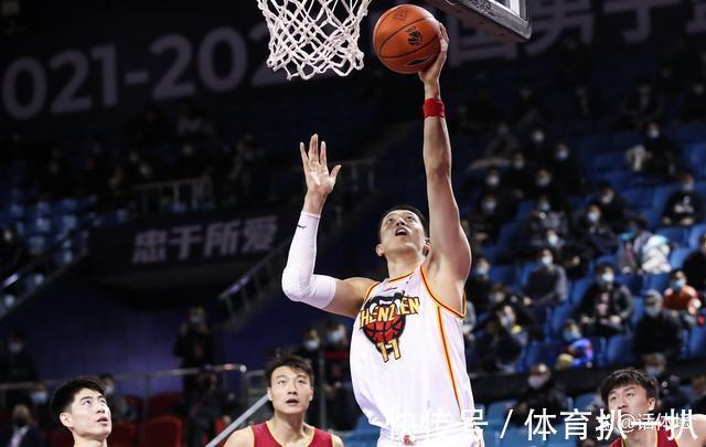 吴前|仅10分又如何?昨晚CBA大战,他用行动诠释核心,无愧男篮新希望