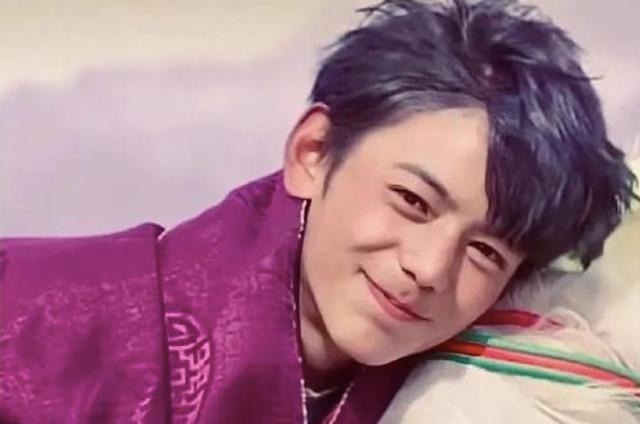 选秀|丁真所在国企拒绝他参加选秀和综艺，他的爆红是偶像文化的反噬