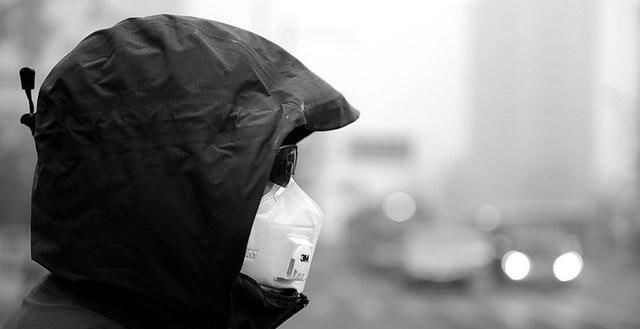 美国专家:中国享受着蓝天白云却让世界买单?中国群众:颠倒黑白