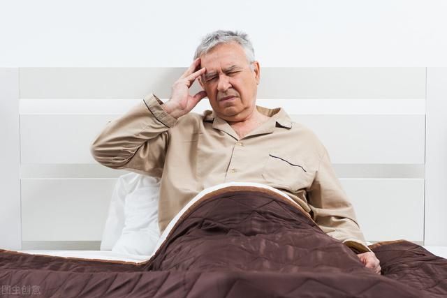 入睡|75岁失眠专家：改善失眠很简单，养成2个好习惯，入梦快睡得香