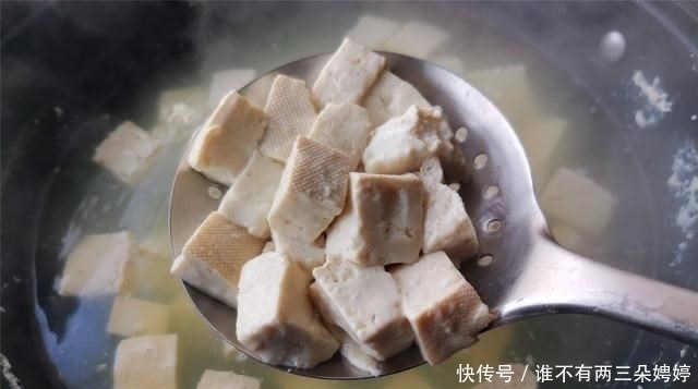 肉末豆腐的家常做法，豆腐鲜嫩不碎，超级下饭，适合新手做