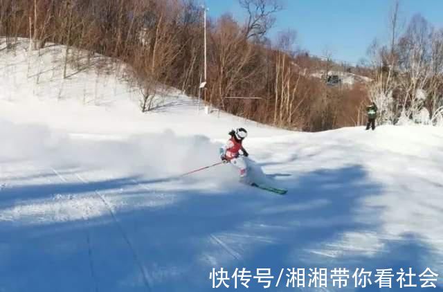 鹤岗|第十五届省运会雪上项目赛事高山滑雪比赛结束