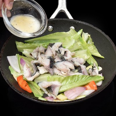 胡椒粉|生菜梗炒鱼片