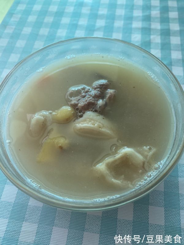 十分滋润的花胶猪骨炖汤