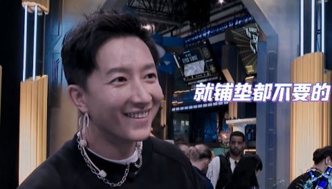 彰音|王一博促成“世纪之战”，韩庚无条件支持，47岁的舞者续写传奇