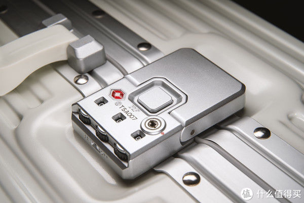 铝框|除了网红爆款 还有默默无闻的“国王”:EAZZ新款铝框登机箱