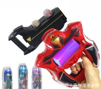 盘点奥特曼中最奇葩的变身器,迪迦是闪光棒,赛罗是眼镜!