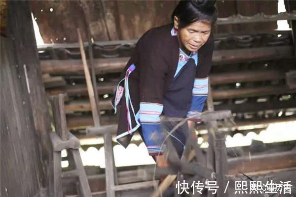 少数民族@她是寨里“一枝花”,16岁头像被印上人民币,现在过得如何