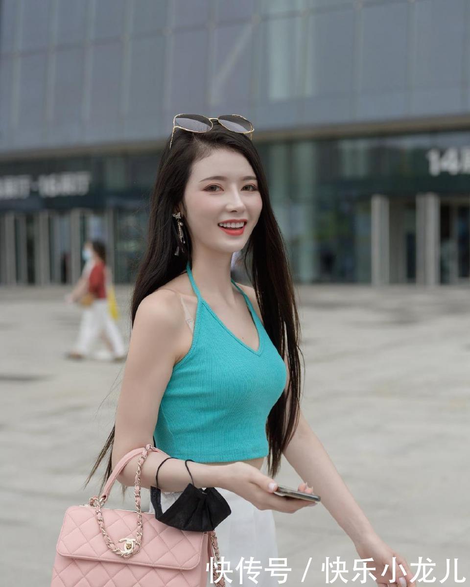 穿搭|好清纯的巨蟹座女孩,好想带她回老家长长脸!我哥们看见会很嫉妒