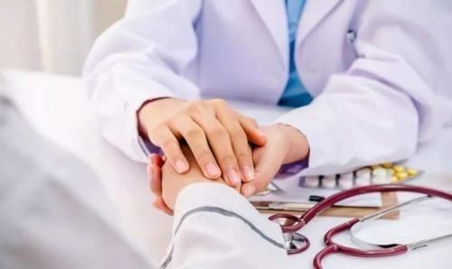 大蒜|大蒜是糖尿病的“发物”？提醒：5种食物或尽量少吃，建议了解下