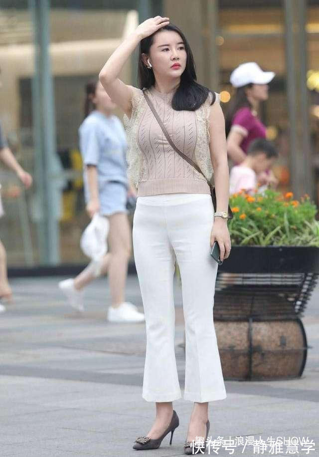 针织衫|气质辣妈,无袖针织衫,穿出了洒脱的美,轻熟的美