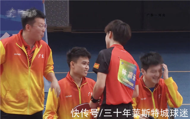 梁靖崑|樊振东蹦起来庆祝!林高远支楞起来了,梁靖崑出局瘫椅子上太无奈