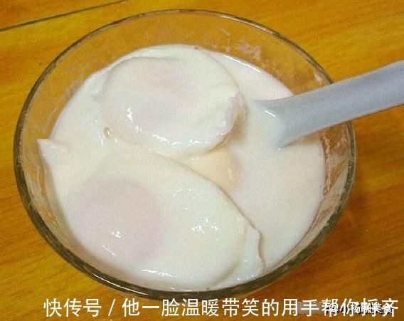 大厨|煮荷包蛋下锅就“开花”？大厨透露：多加这1步，保证鲜嫩又好看