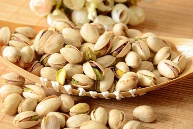 开心果营养好吃不会挑教你3个妙招挑开心果，挑到成熟果肉多