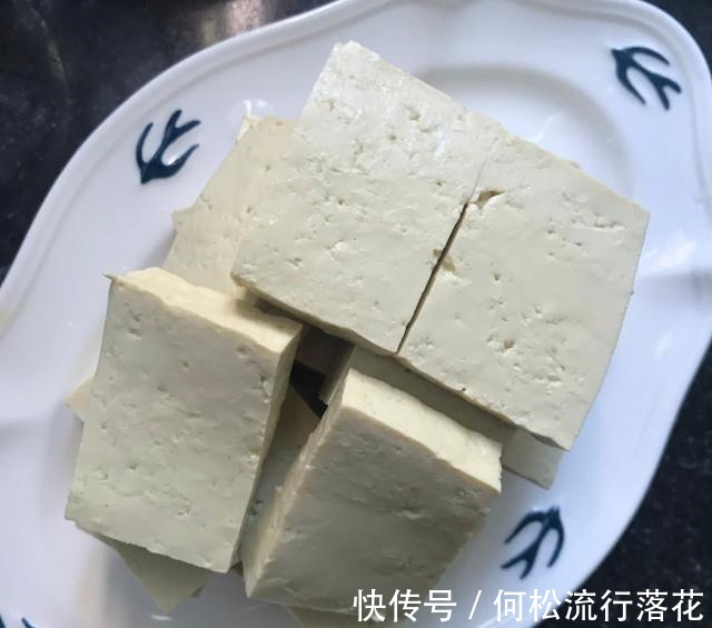 黑豆豆腐|蘸汁黑豆腐，低脂清爽，简直不要太好吃！