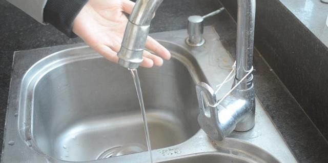 如果家里发现这种虫子，千万不要直接拍死，它可能是在帮你