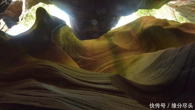 美景|陕北雨岔大峡谷，中国的羚羊谷，光与大自然的美景