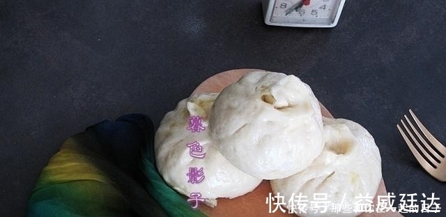 面食|婆婆给家人做的包子，清脆可口好吸收，遇到这馅别错过要懂得吃