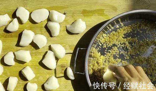 教你在家做糯米果,不煎不油炸,口感软糯,甜甜的好好吃